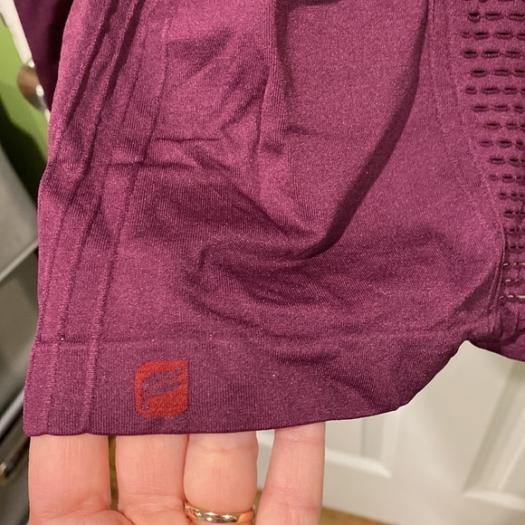 Fabletics Sexy Arta Long Sleeve Top EUC - Picture 7 of 7